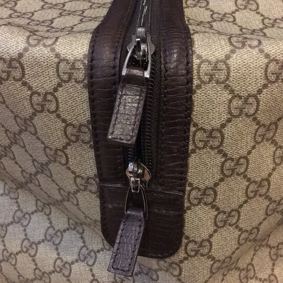 Gucci duffle bag, used only once! - Picture 6 of 8